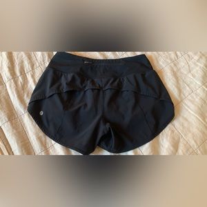 Lululemon Speed Up Mid Rise Lined Short 4” size 6 black